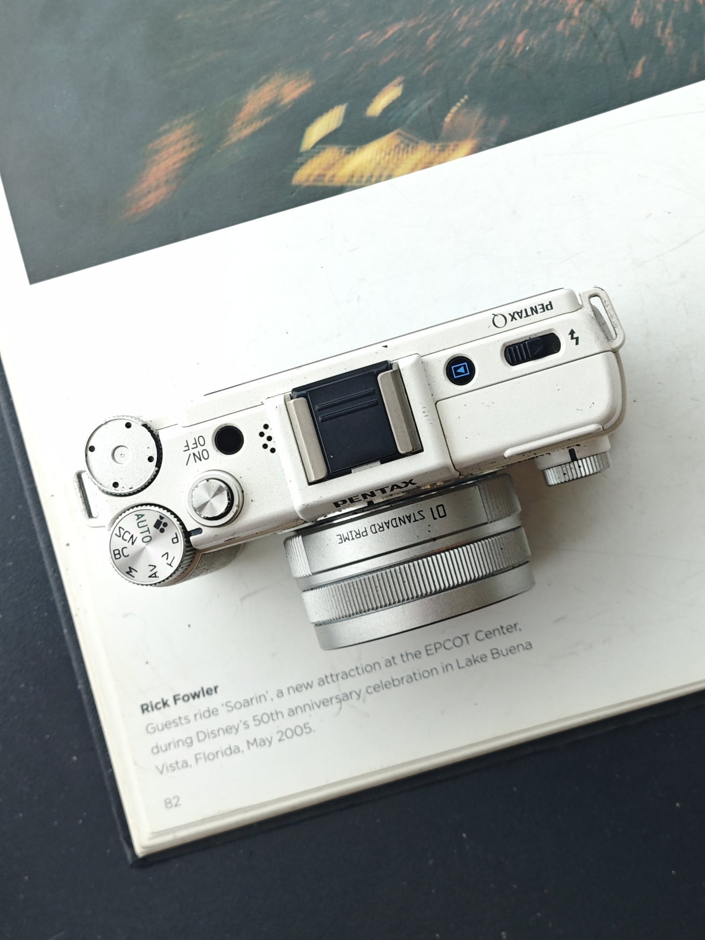 Used Pentax Q white with 01 Standard Prime  8.5mm F1.9 AL (IF) and 02 Standard Zoom 5-15mm F2.8-4.5 ED AL (IF)
