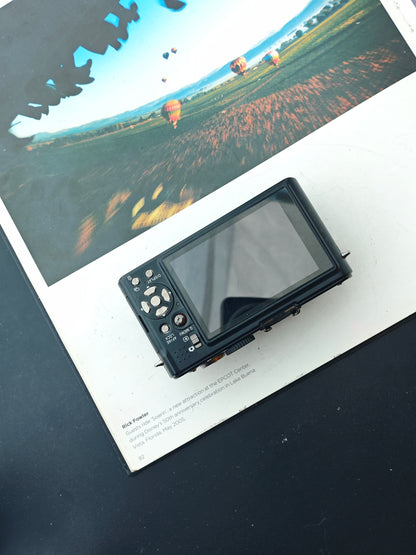 Used Leica D-LUX 4 Digital Camera [No charger]