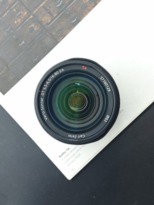 Carl Zeiss Vario-Sonnar DT 16-80mm F3.5-4.5 ZA T* [A mount]