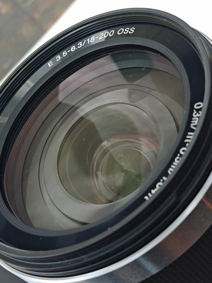 Sony E 18-200mm F3.5-6.3 OSS [E mount]