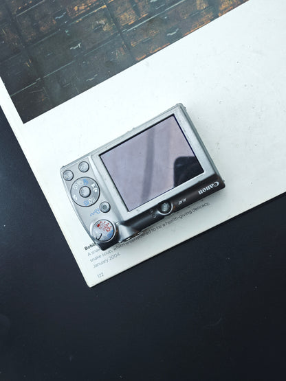 Used Canon IXY Digital 900 IS Digital Camera