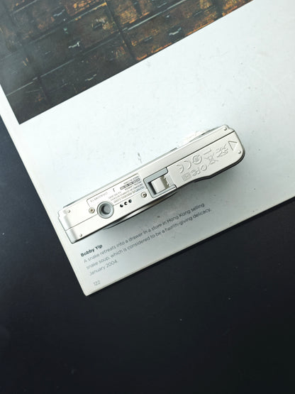 Used Olympus VG-190 silver Digital Camera [with box]