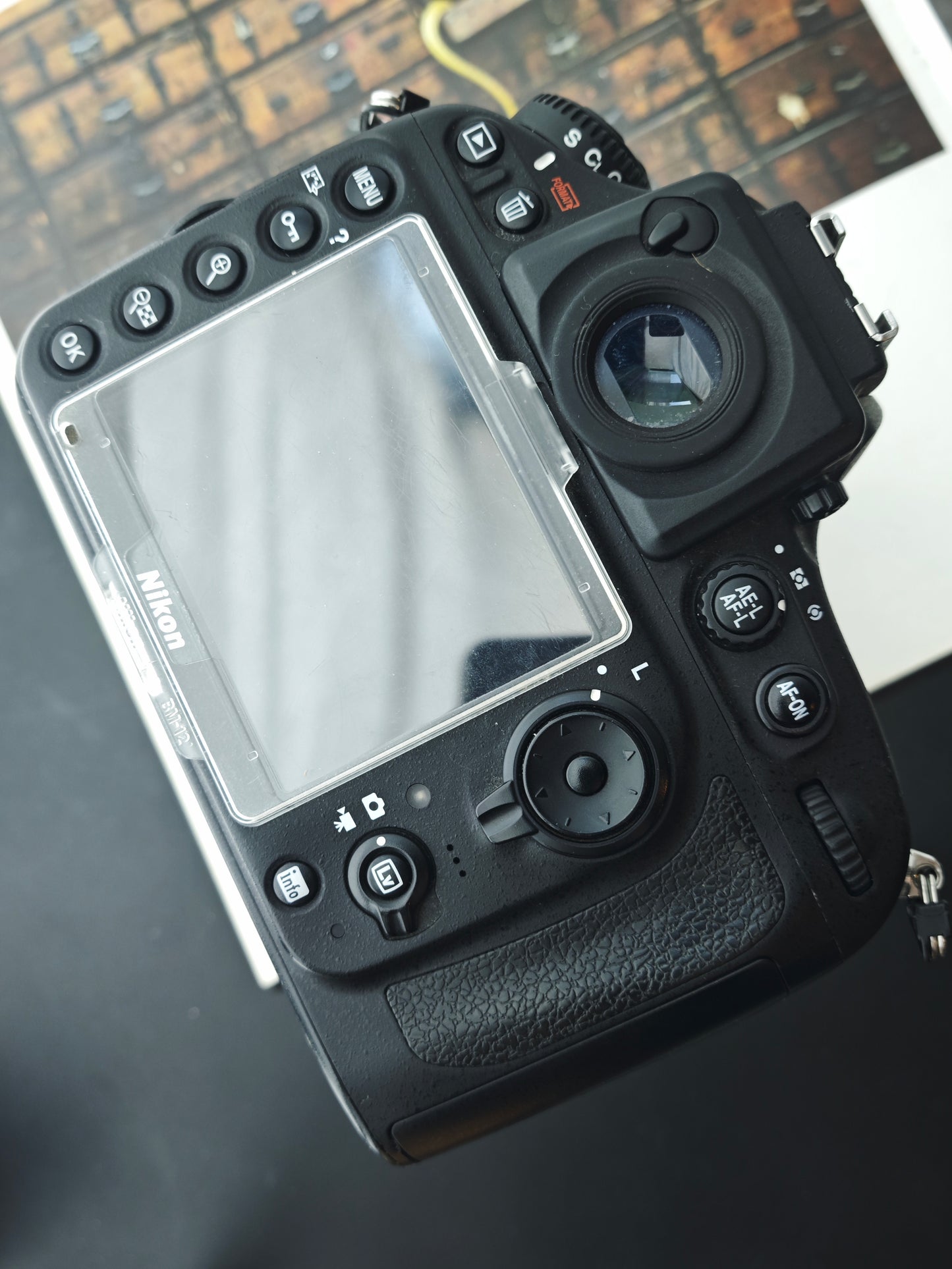 Used Nikon D800 with Nikkor DX AF-S 18-200mm F3.5-5.6 G ED II [No charger]