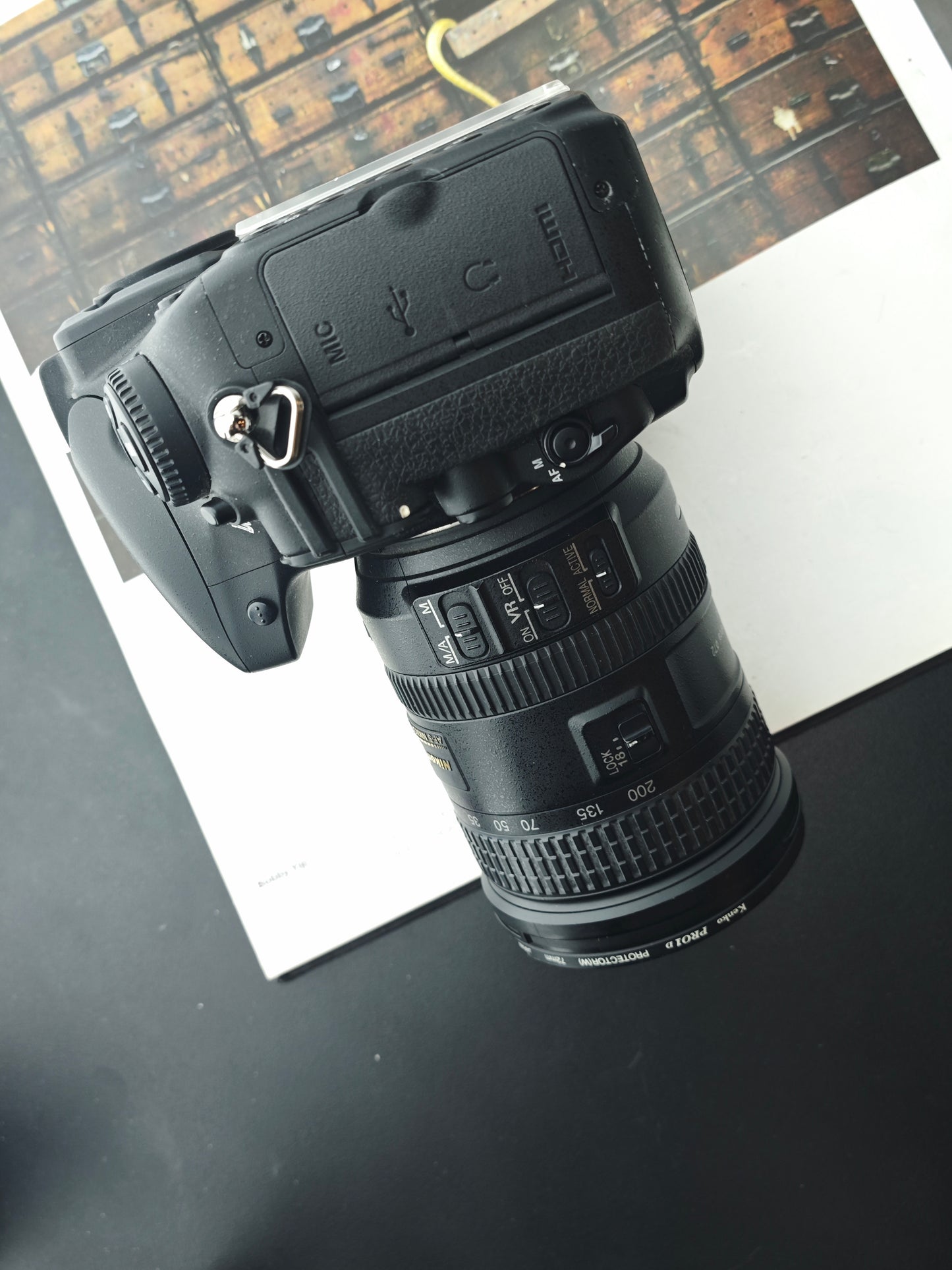 Used Nikon D800 with Nikkor DX AF-S 18-200mm F3.5-5.6 G ED II [No charger]