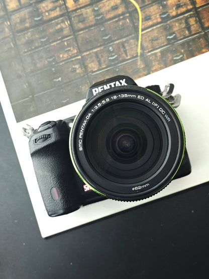 Used Pentax K-5 with SMC Pentax-DA 18-135mm F3.5-5.6 ED AL [No charger]