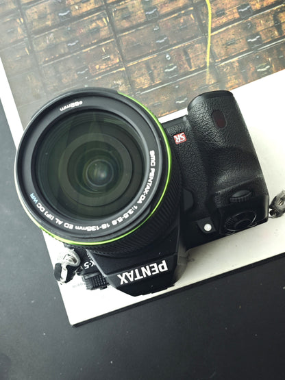 Used Pentax K-5 with SMC Pentax-DA 18-135mm F3.5-5.6 ED AL [No charger]