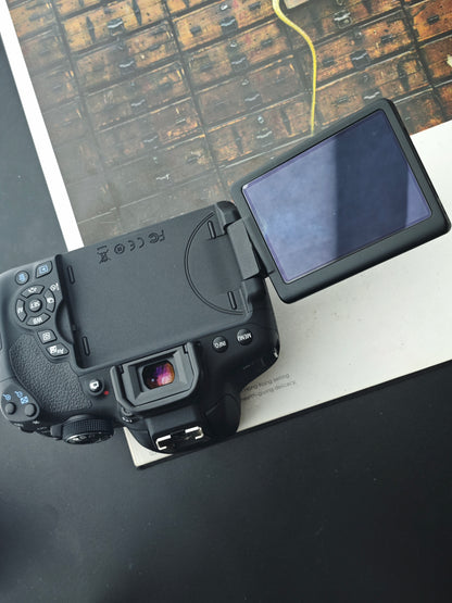 Used Canon EOS Kiss X8i with EF-S 55-250mm F4-5.6 IS STM