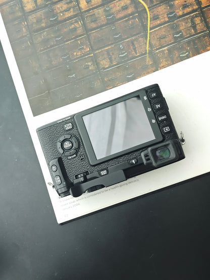 Used Fujifilm X-E1 body Digital Camera