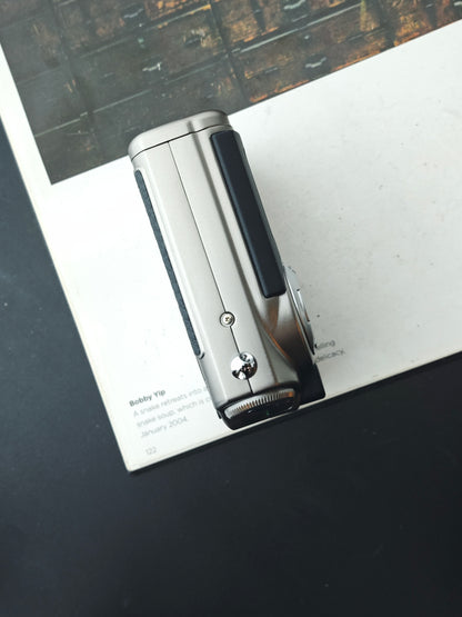 Used Leica Digilux 4.3 Digital Camera [with box]