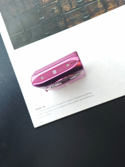 Used Nikon Coolpix S3700 pink Digital Camera [No charger]