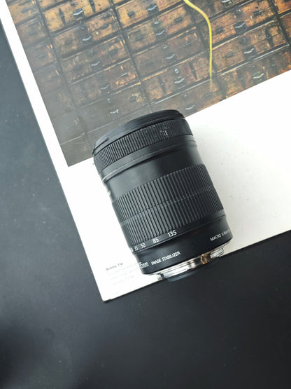 Canon Lens EF-S 18-135mm F3.5-5.6 IS