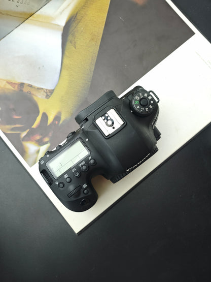 Used Canon EOS 6D Mark II body Digital Camera [with box]
