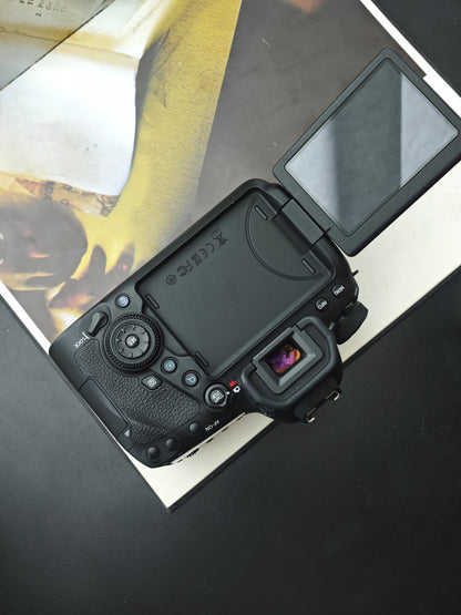 Used Canon EOS 6D Mark II body Digital Camera [with box]