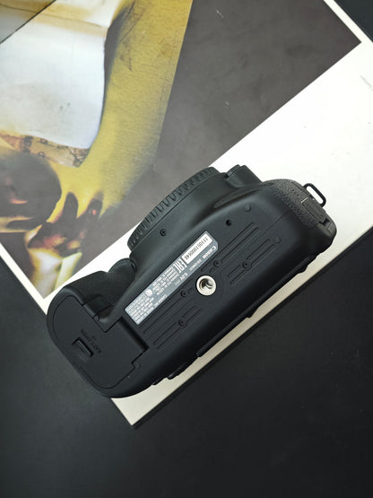 Used Canon EOS 6D Mark II body Digital Camera [with box]