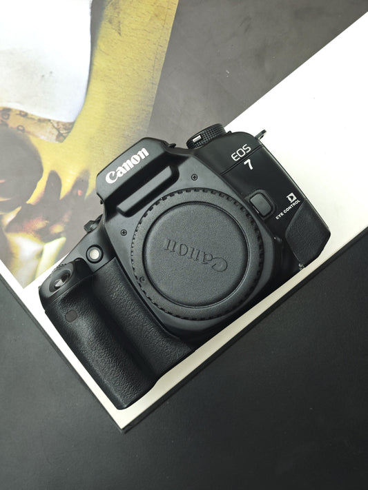Canon EOS 7 body