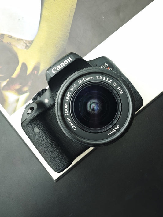 Used Canon EOS Kiss X8i with EF -S 18-55mm F3.5-6.6 IS STM [No charger]