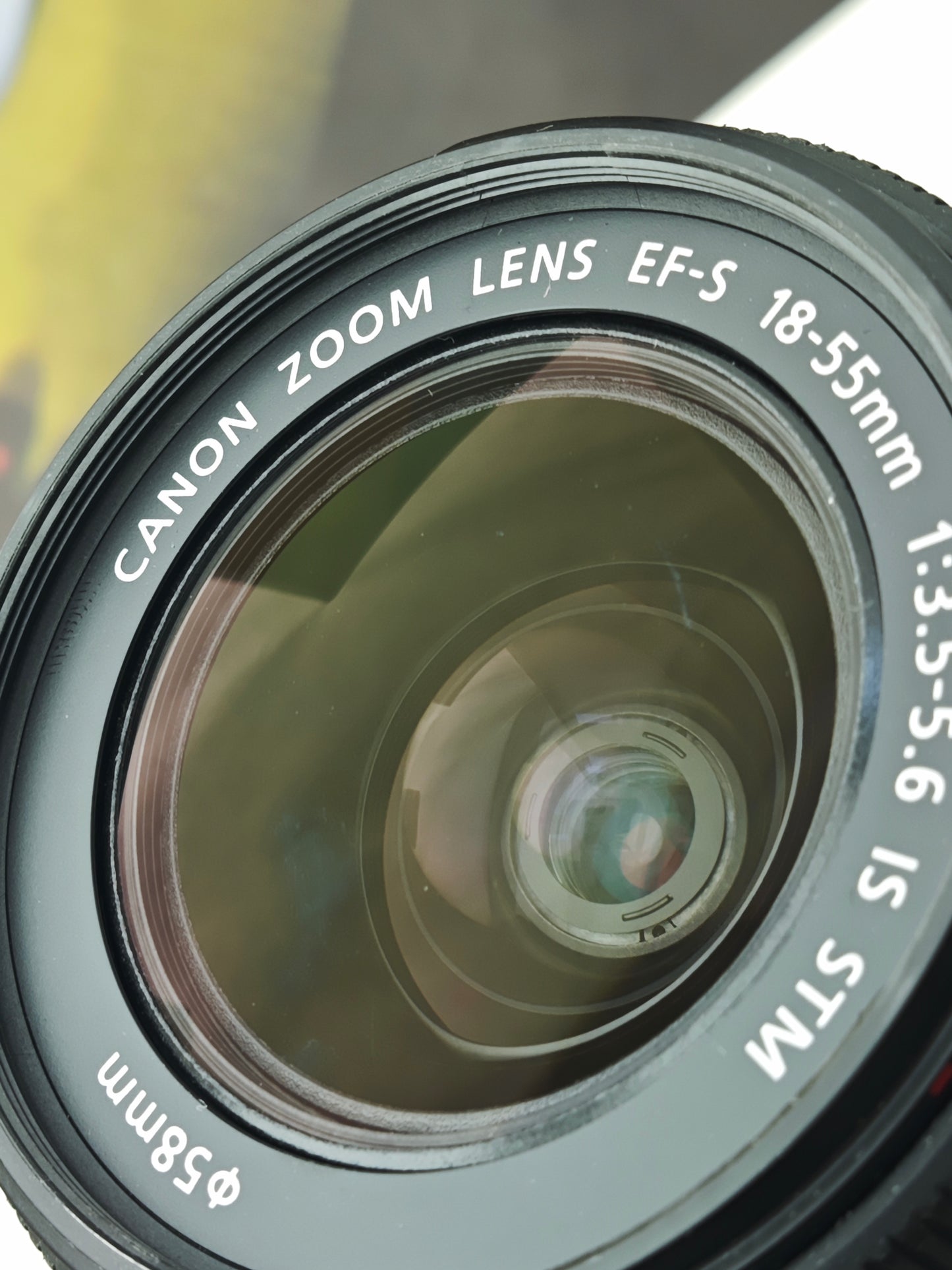 Used Canon EOS Kiss X8i with EF -S 18-55mm F3.5-6.6 IS STM [No charger]