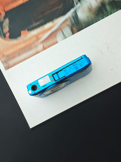 *READ* Used Olympus VG-140 blue Digital Camera [No charger]