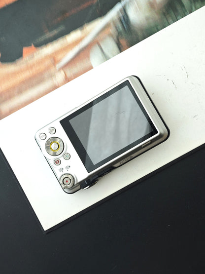 *READ* Used Casio EXILIM EX-FC100 Digital Camera [No charger]