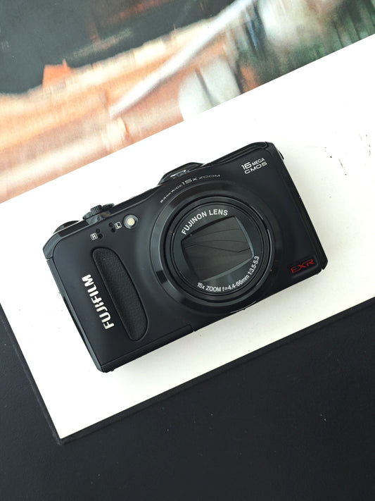 Used Fujifilm FinePix F600 EXR black Digital Camera [No charger]