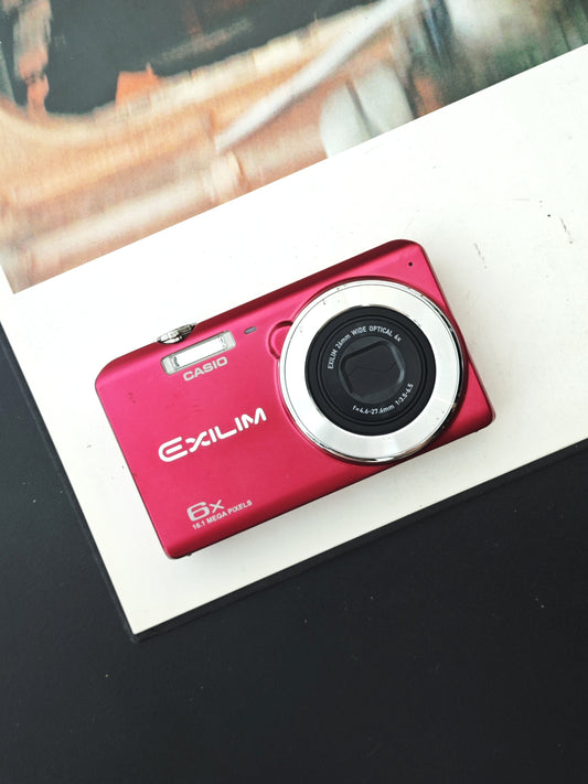 Used Casio EXILIM EX-Z900 magenta Digital Camera [No charger]