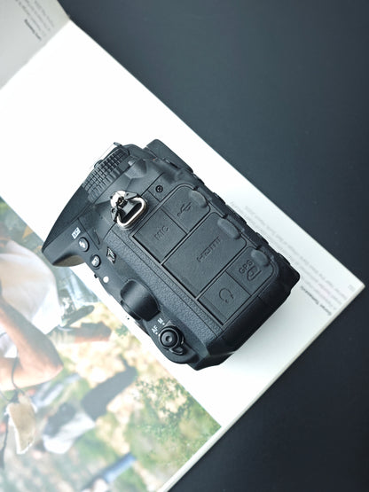 Used Nikon D7100 Digital Camera #2031633 [No charger]