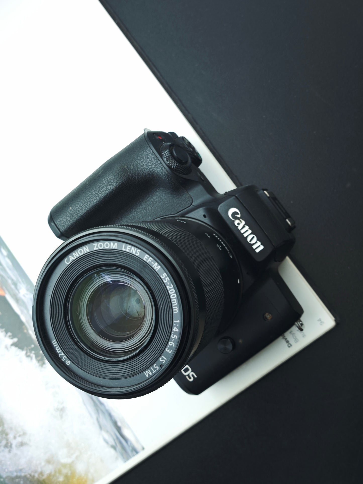 Used Canon EOS Kiss M with Zoom EF-M 55-200mm F4.5-6.3 IS STM