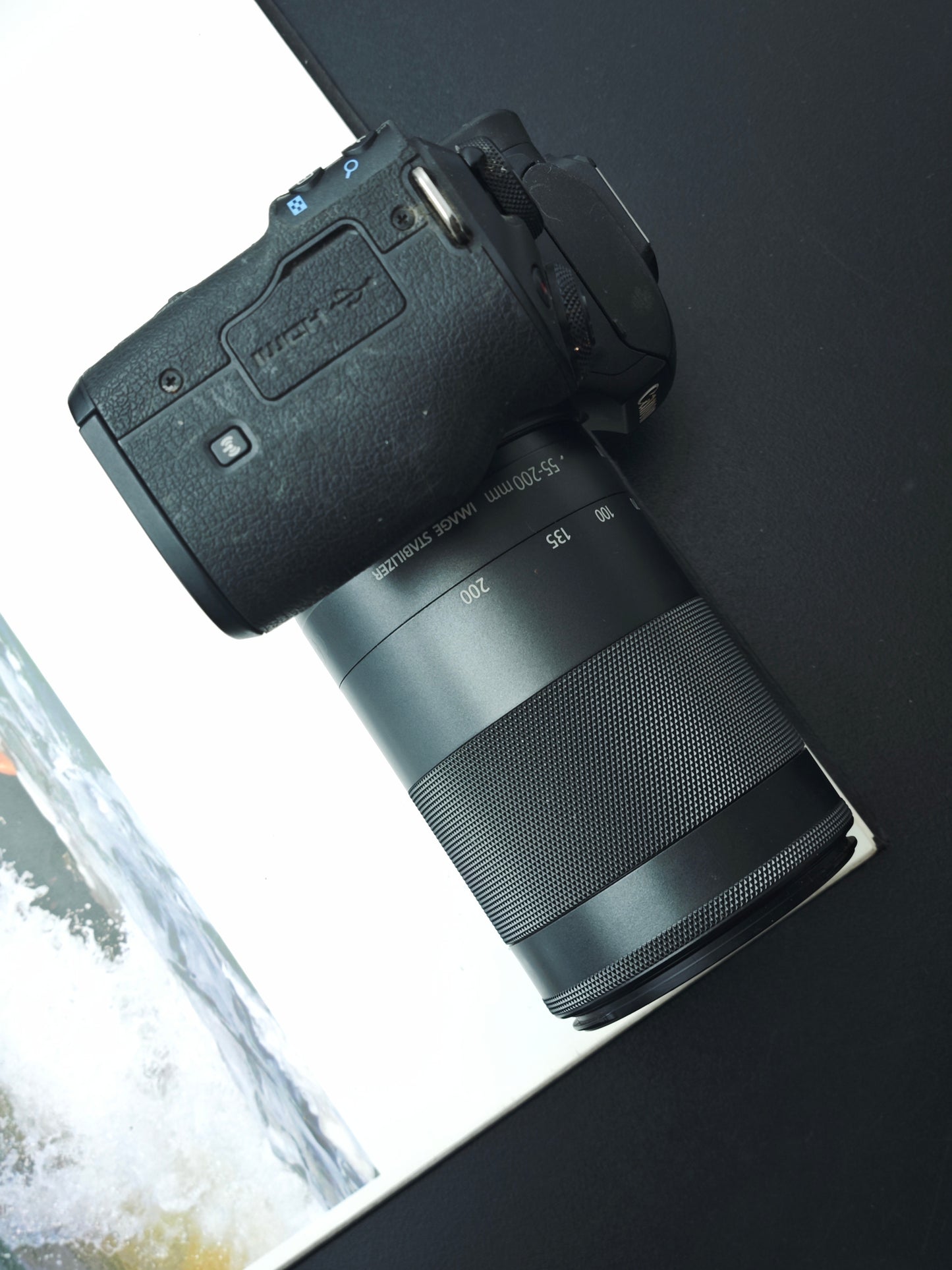 Used Canon EOS Kiss M with Zoom EF-M 55-200mm F4.5-6.3 IS STM