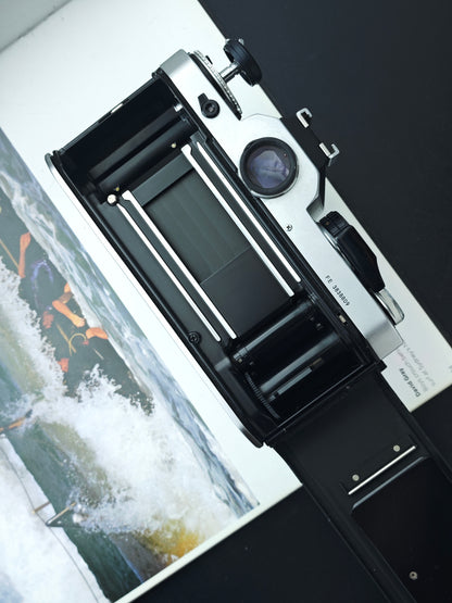 *READ* Nikon FE silver with Nikkor 50mm F1.4 Ai #3838809