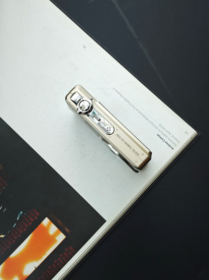 *READ* Used Casio EXILIM EX-Z400 gold Digital Camera [No charger]