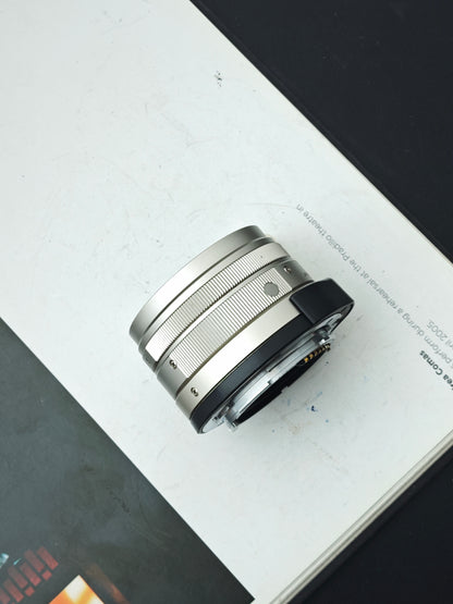 Carl Zeiss Planar 45mm F2 T*