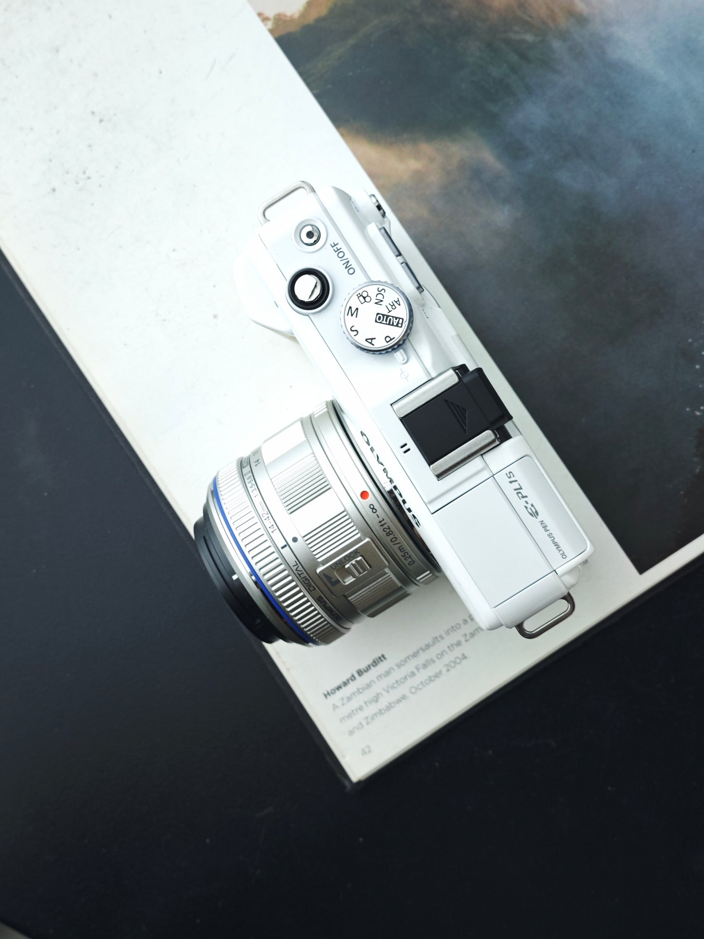 Used Olympus PEN E-PL1s with Double Zoom Kit Digital Camera