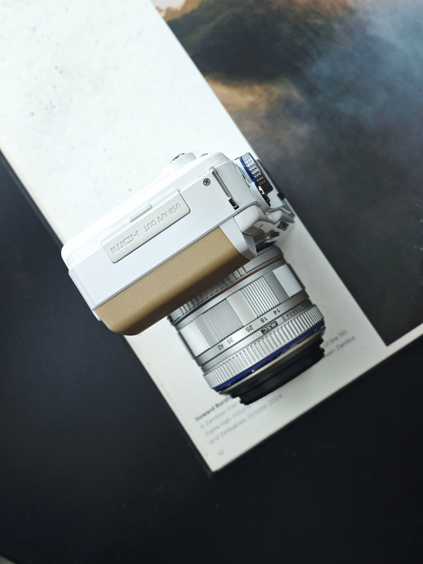 Used Olympus PEN E-PL1s with Double Zoom Kit Digital Camera