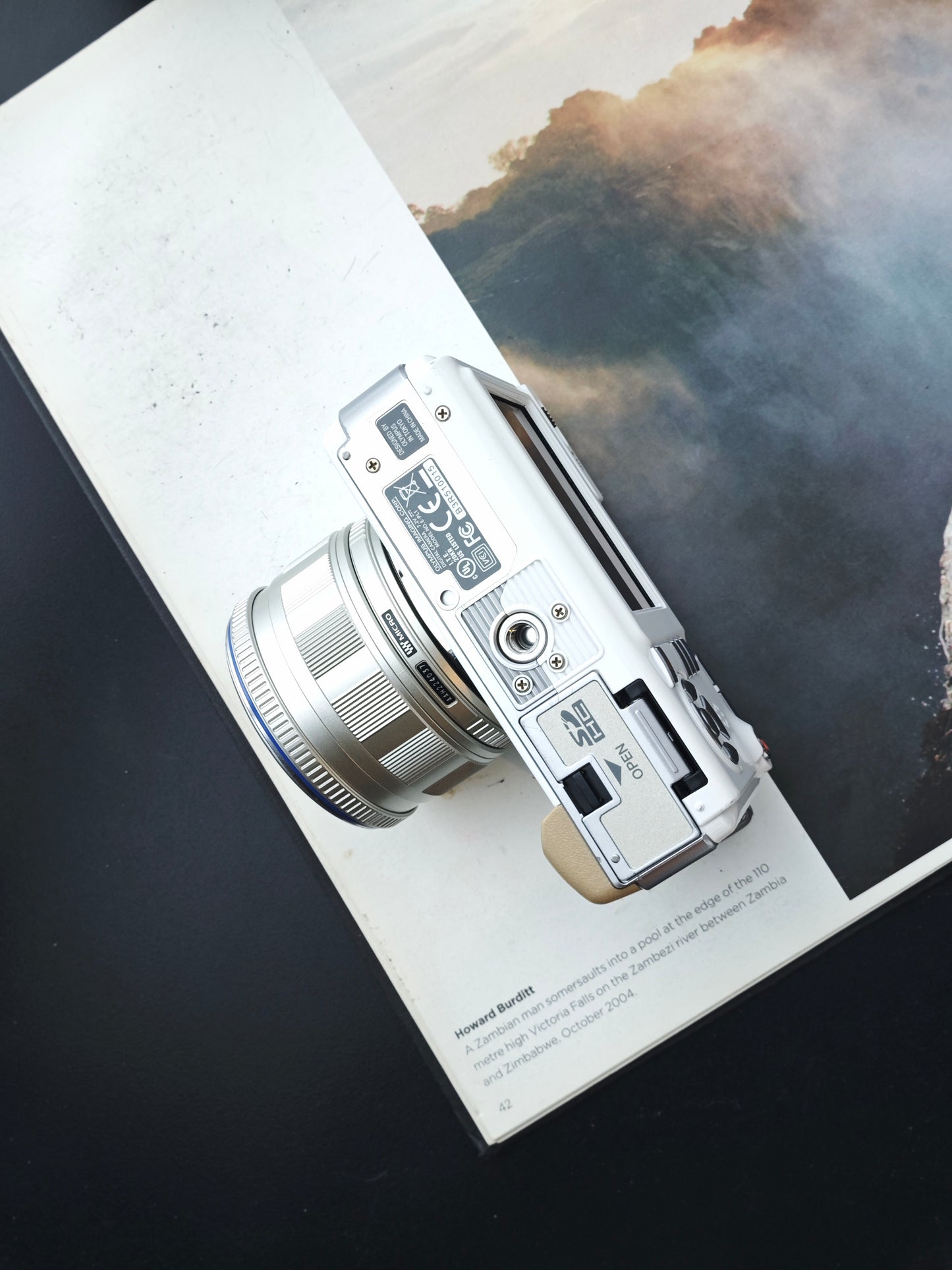 Used Olympus PEN E-PL1 with Double Zoom Kit [+Electronit View Finder VF-2, No charger]