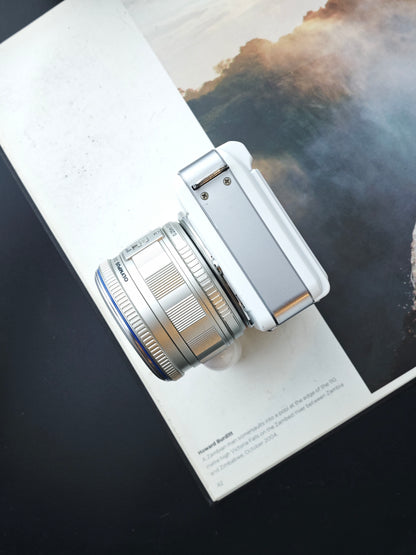 Used Olympus PEN E-PL1 with Double Zoom Kit [+Electronit View Finder VF-2, No charger]