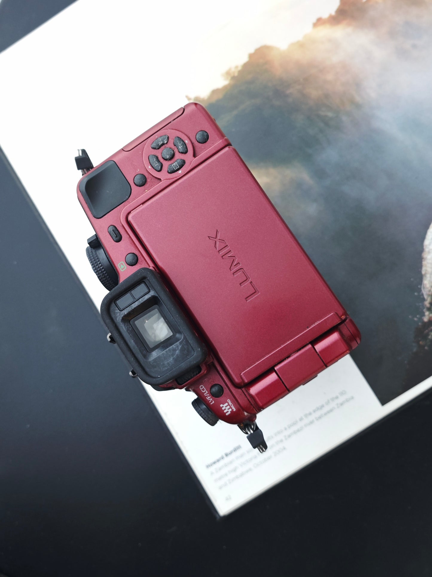 Used Panasonic Lumix G1 red with 14-45mm F3.5-5.6 and 45-200mmm F4-5.6 [JPN only, No charger]