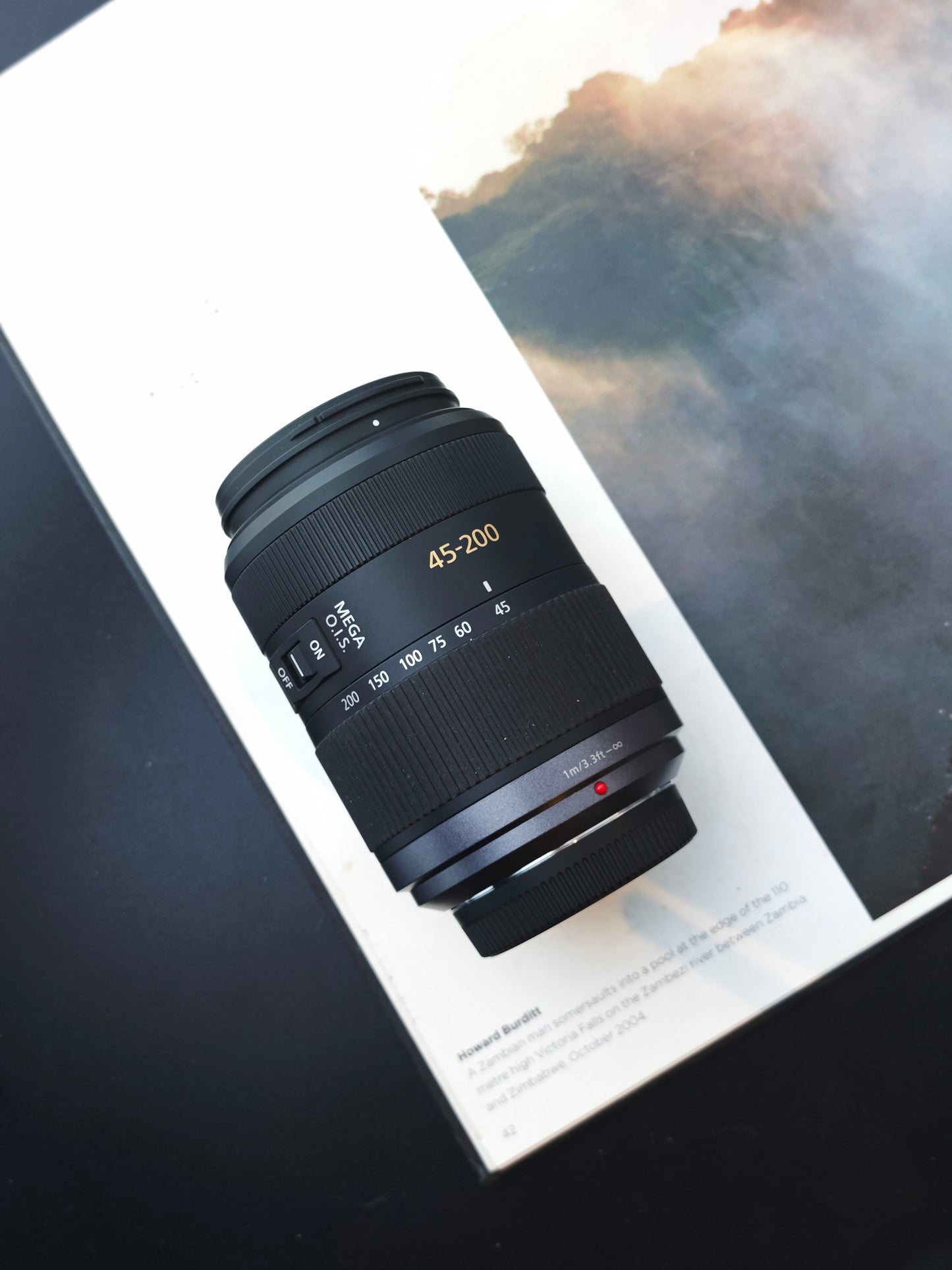 Used Panasonic Lumix G1 red with 14-45mm F3.5-5.6 and 45-200mmm F4-5.6 [JPN only, No charger]