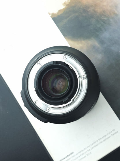 Nikon ED AF-S Nikkor 28-300mm F3.5-5.6 G VR