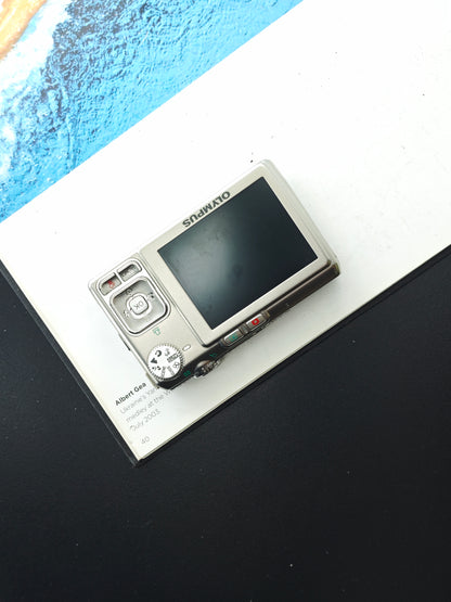 Used Olympus FE-230 Digital Camera