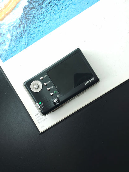 Used Ricoh Caplio R5 black Digital Camera [with box]