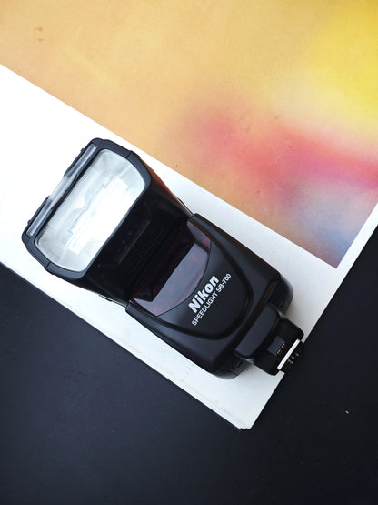 Nikon Speedlight SB-700 #2075325