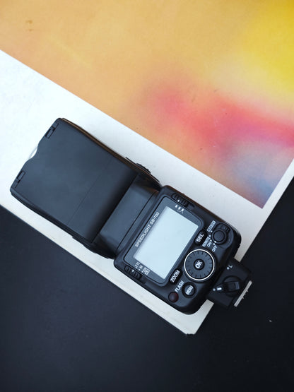 Nikon Speedlight SB-700 #2075325