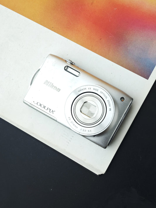 Used Nikon Coolpix S3300 silver Digital Camera [No charger]