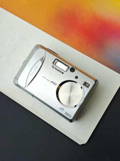 Used Fujifilm FinePix A303 Digital Camera [JPN only, with box]