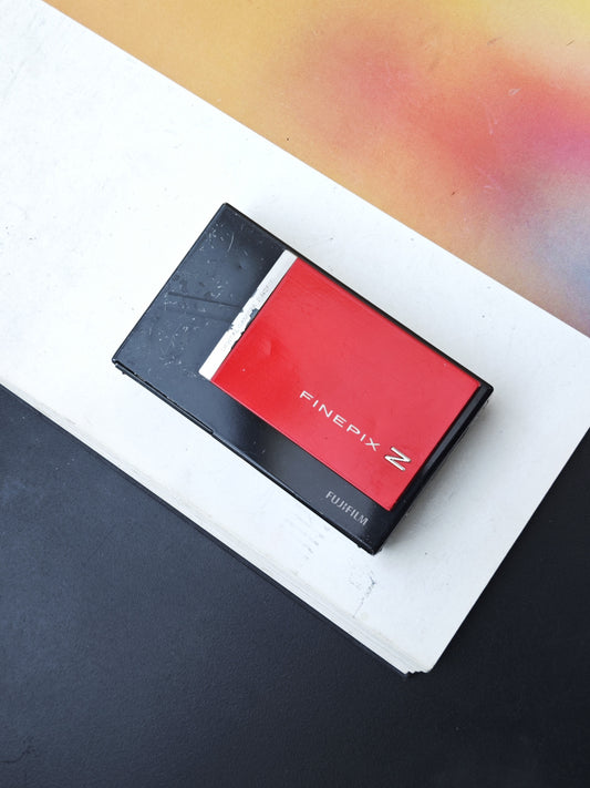 Used Fujifilm FinePix Z200 fd Digital Camera [No charger]