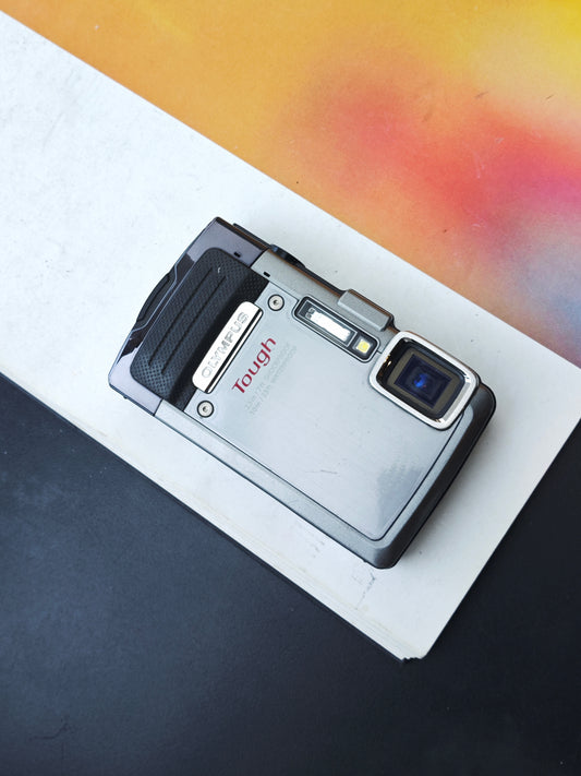 Used Olympus Stylus Tough TG-830 Digital Camera [No charger]