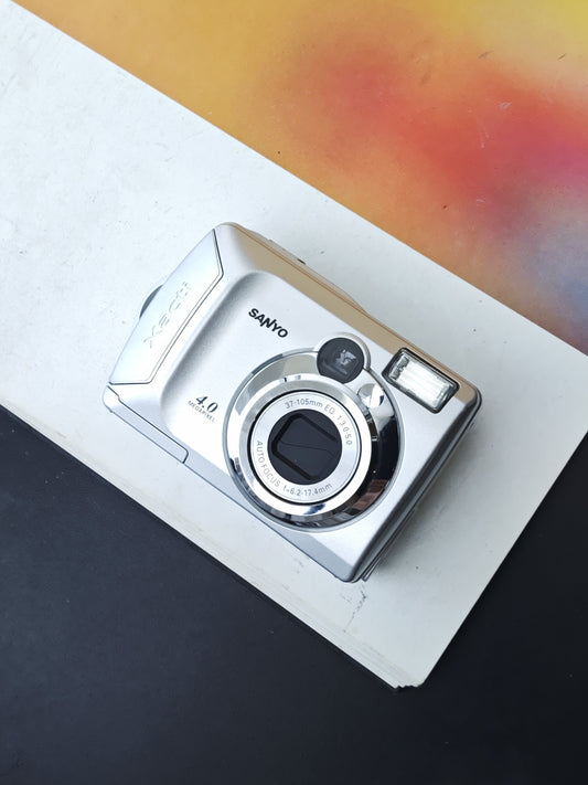 Used Sanyo Xacti S4 Digital Camera