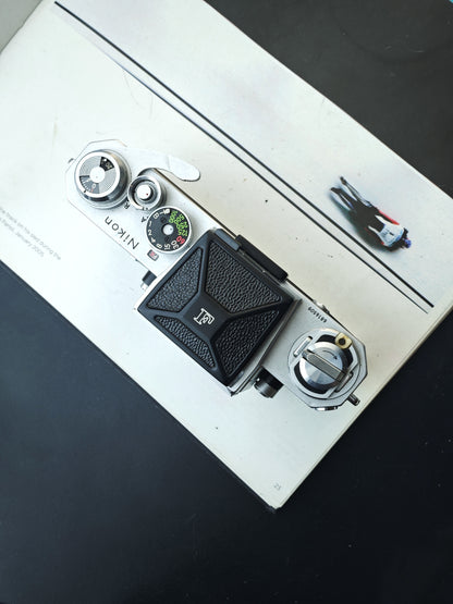 *READ* Nikon F with Waist Level Finder (DW-1)