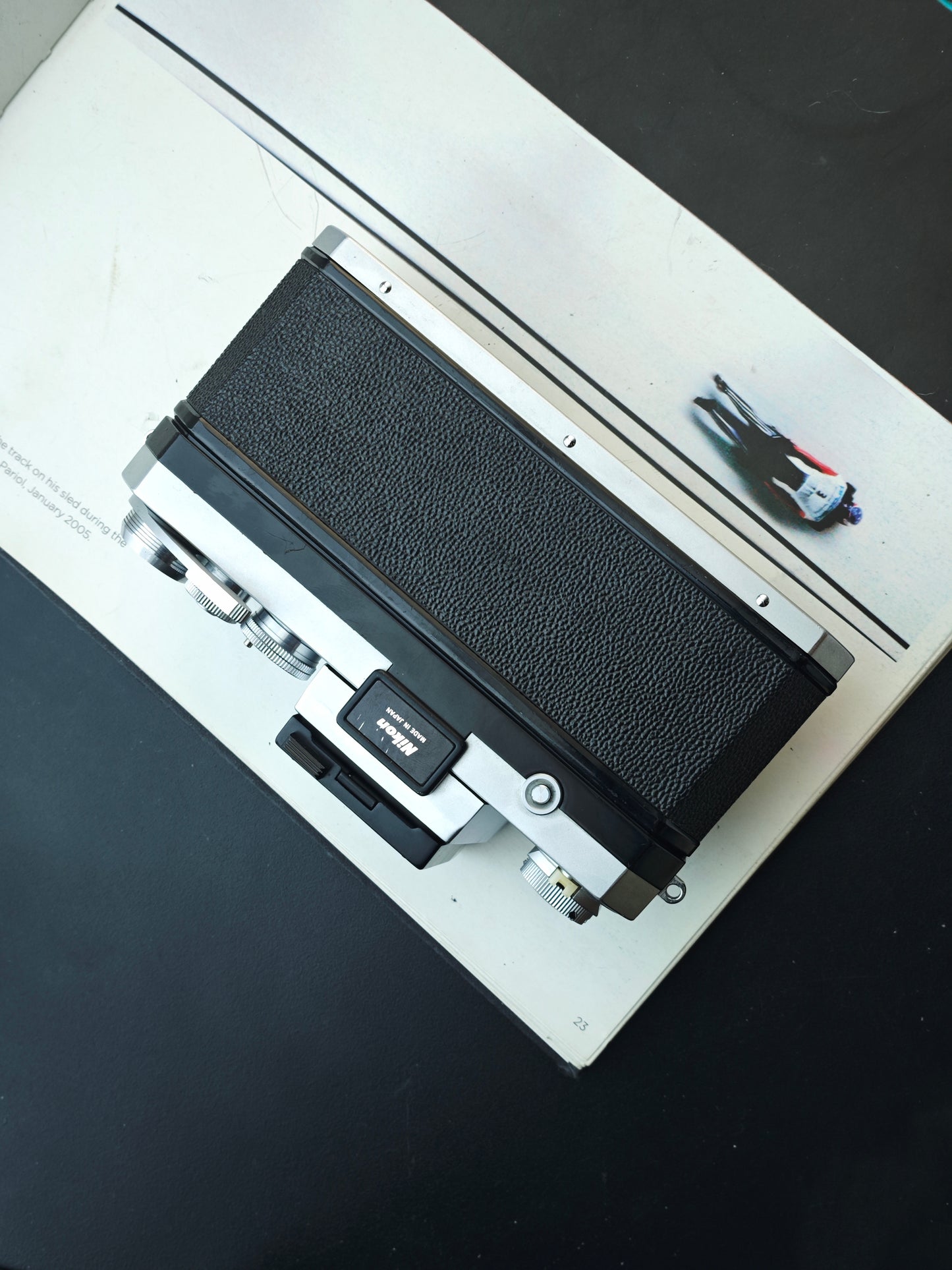 *READ* Nikon F with Waist Level Finder (DW-1)