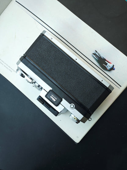 *READ* Nikon F with Waist Level Finder (DW-1)